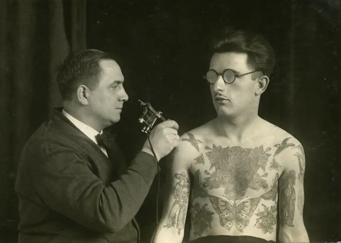 Christian Warlich and his customer Karl Oergel, c. 1930